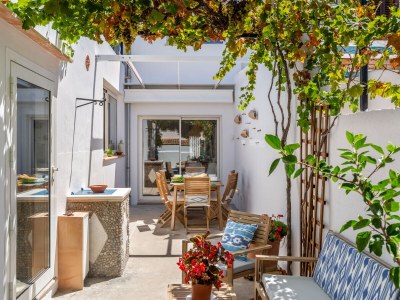 Villa Beautiful family house with pool next to sea - Outdoor photo 5