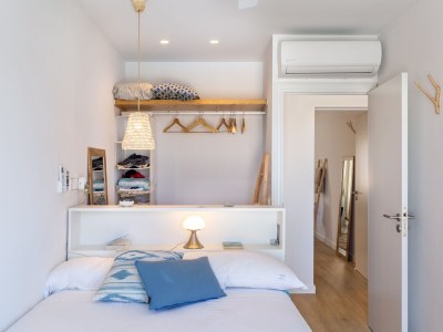 Villa Beautiful family house with pool next to sea - Features photo 16