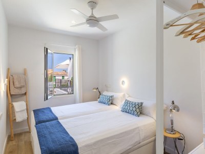 Villa Beautiful family house with pool next to sea - Features photo 20