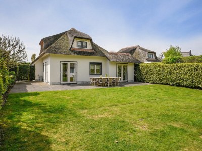 Villa Holiday villa in Zeeland - Outdoor photo 2