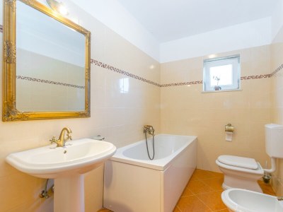 Villa Sandra with heated pool - Features photo 22