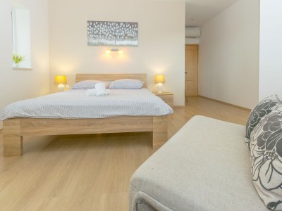 Villa Sandra with heated pool - Features photo 35