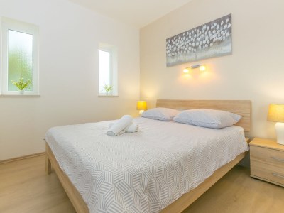 Villa Sandra with heated pool - Features photo 36