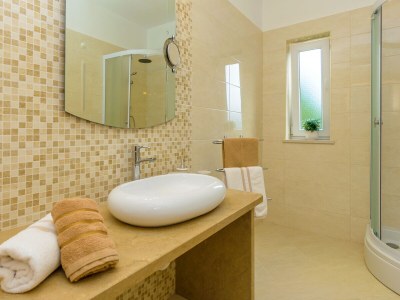 Villa Sandra with heated pool - Features photo 37