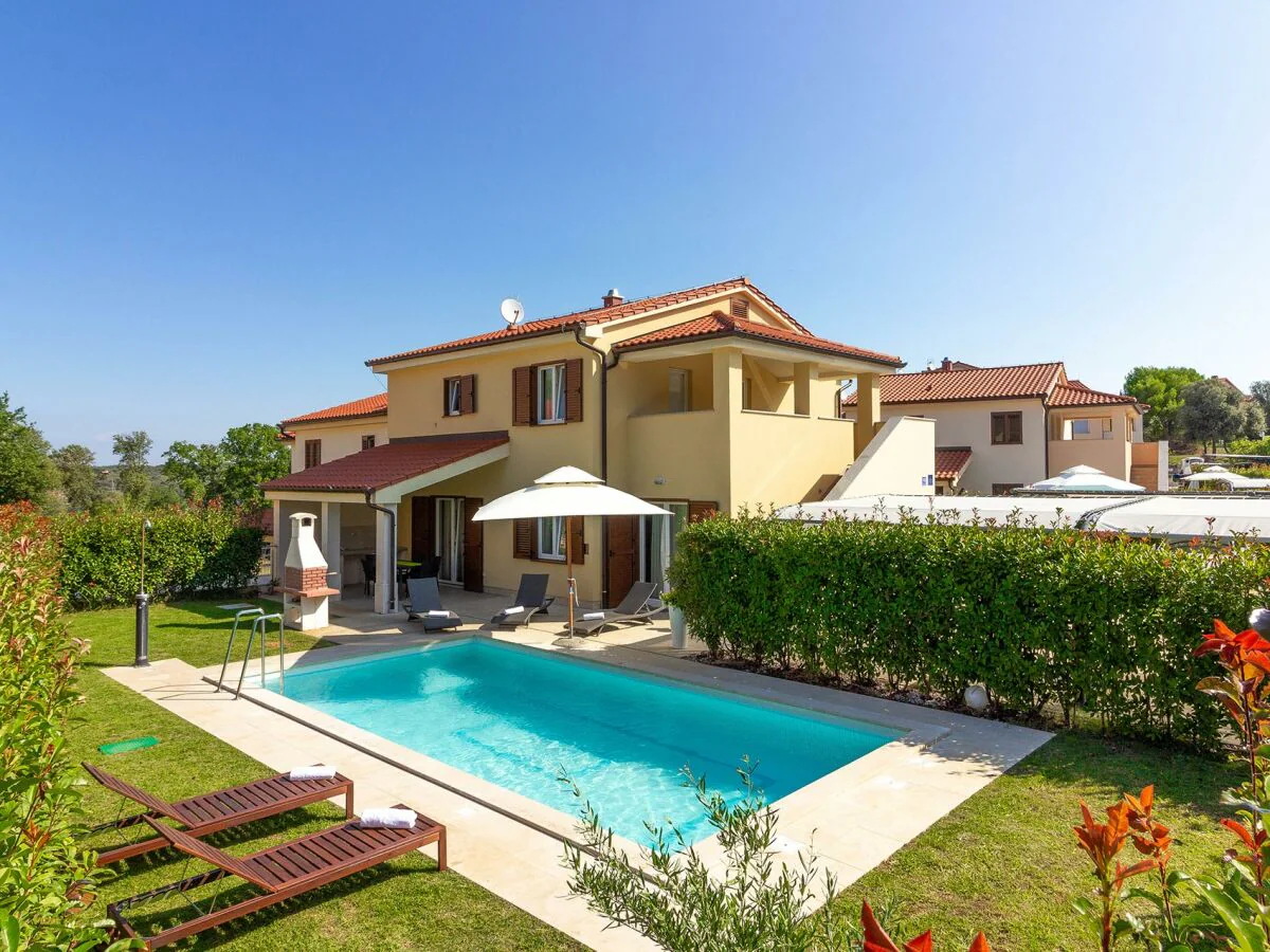 Villa Banjole-Aurora only 200m from the beach