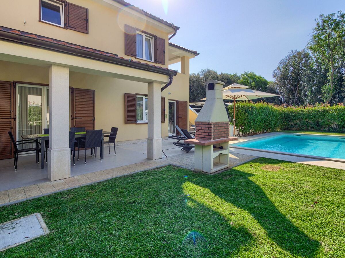 Villa Banjole-Aurora only 200m from the beach - Outdoor photo 2