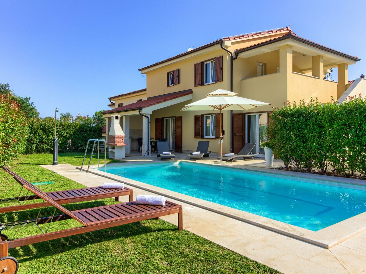 Villa Banjole-Aurora only 200m from the beach - Outdoor photo 3