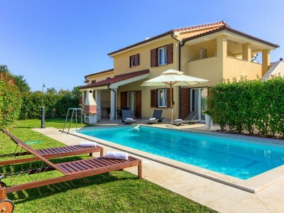Villa Banjole-Aurora only 200m from the beach - Outdoor photo 3