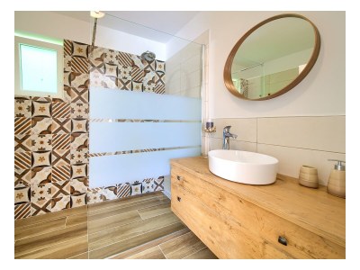 Villa Zala with heated pool - Features photo 28