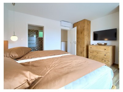 Villa Zala with heated pool - Features photo 31