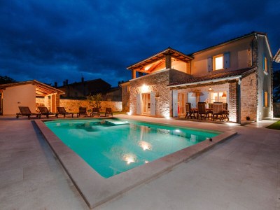 Villa Villa Tomani in Krmed - Villa