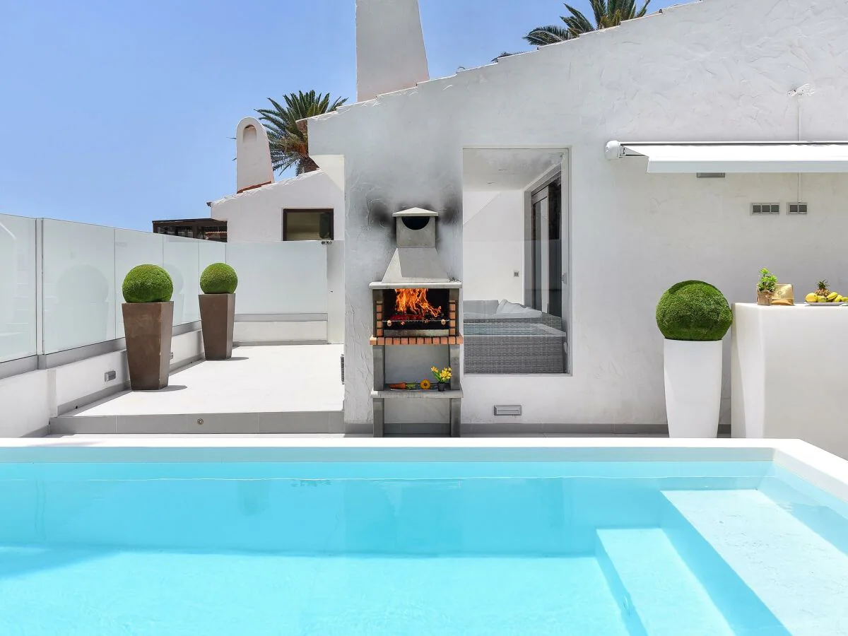 Bungalow Villa Rina MC