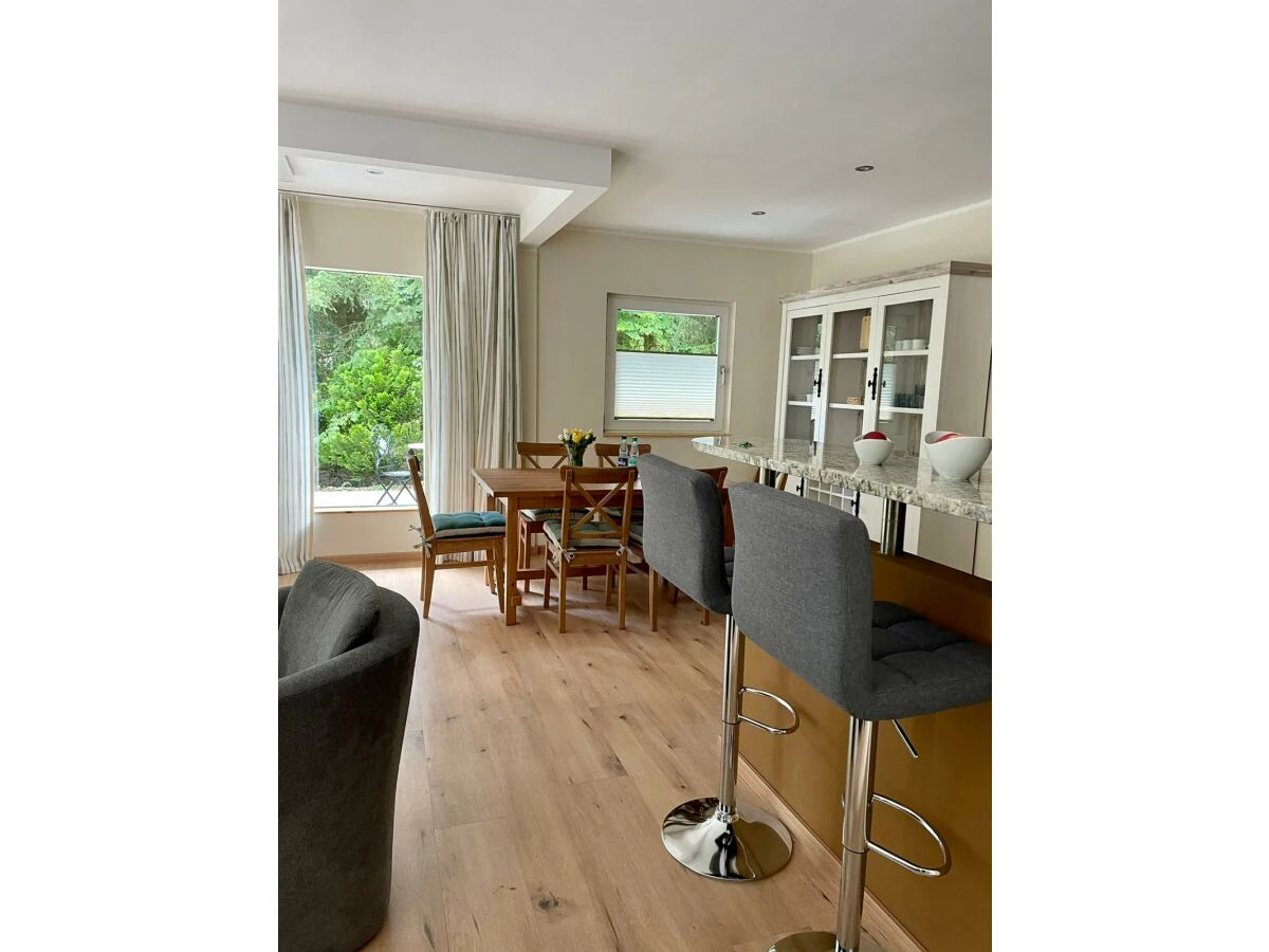 Holiday house No title