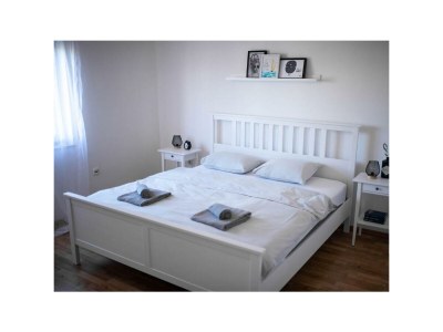 Holiday house Pearl in Stone with Heated Pool - Features photo 20