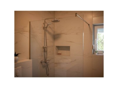 Holiday house Pearl in Stone with Heated Pool - Features photo 38