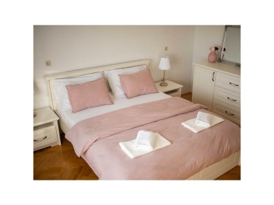 Holiday house Pearl in Stone with Heated Pool - Features photo 41