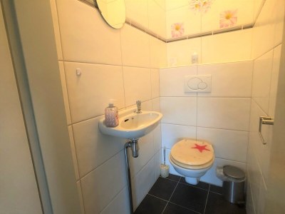 Holiday apartment Wielewaal side wing - Features photo 13