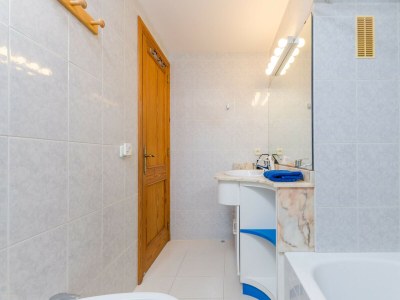 Holiday apartment Llepol - Features photo 29