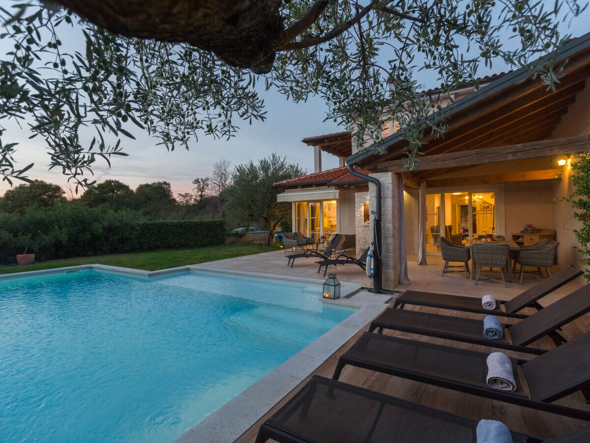 Villa Villa with pool and panoramic view - Outdoor photo 2