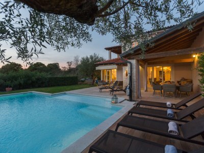 Villa Villa with pool and panoramic view - Outdoor photo 2