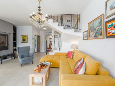 Villa Villa with pool and panoramic view - Features photo 27