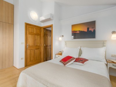 Villa Villa with pool and panoramic view - Features photo 36