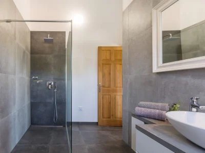 Villa Villa with pool and panoramic view - Features photo 39