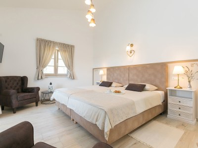 Villa Mikela with pool and panoramic view - Features photo 21