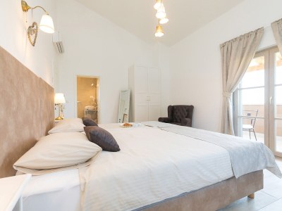 Villa Mikela with pool and panoramic view - Features photo 22