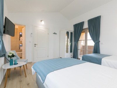 Villa Mikela with pool and panoramic view - Features photo 27