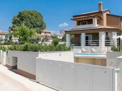 Villa Mikela with pool and panoramic view - Features photo 32