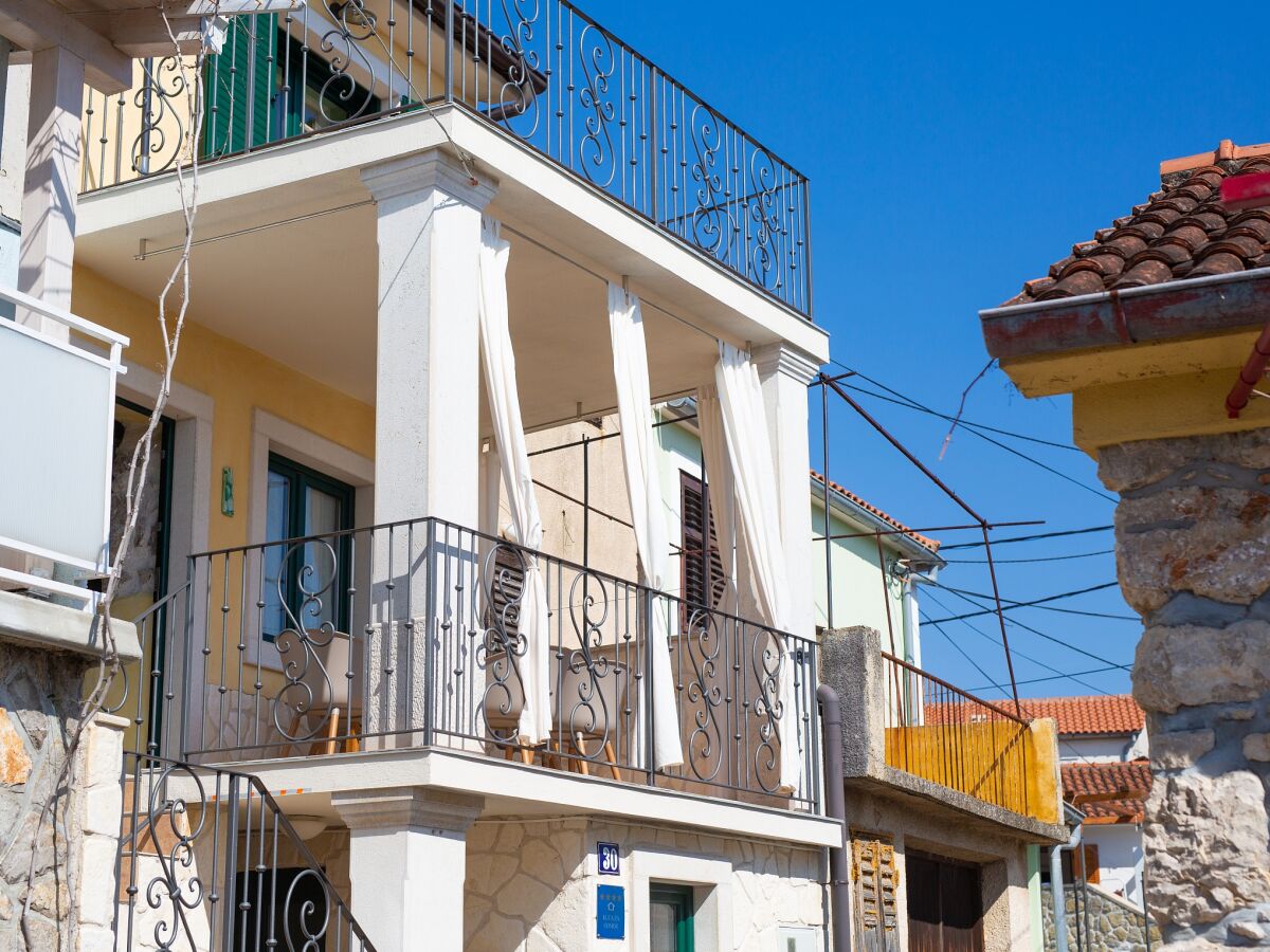 Holiday house Cottage with sea view - Outdoor photo 4