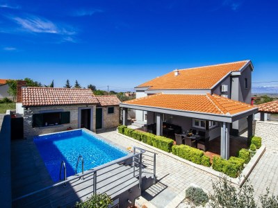 Villa Enna with heated pool, Zadar - Outdoor photo 2