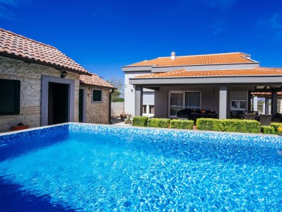 Villa Enna with heated pool, Zadar - Outdoor photo 6