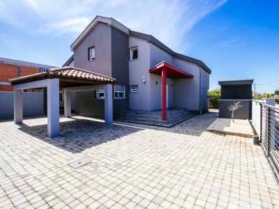 Villa Enna with heated pool, Zadar - Outdoor photo 8