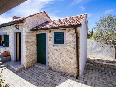 Villa Enna with heated pool, Zadar - Outdoor photo 16