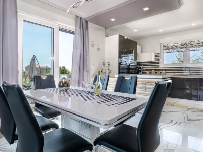 Holiday house Villa Lily with Private Pool and a Lovely Garden - Features photo 19