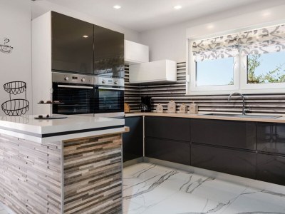 Holiday house Villa Lily with Private Pool and a Lovely Garden - Features photo 20