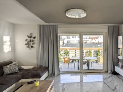 Holiday house Villa Lily with Private Pool and a Lovely Garden - Features photo 28