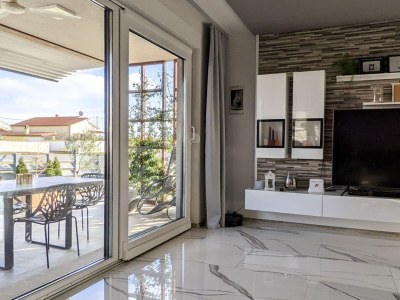 Holiday house Villa Lily with Private Pool and a Lovely Garden - Features photo 29