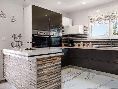 Holiday house Villa Lily with Private Pool and a Lovely Garden - Features photo 31