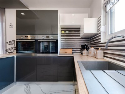 Holiday house Villa Lily with Private Pool and a Lovely Garden - Features photo 32