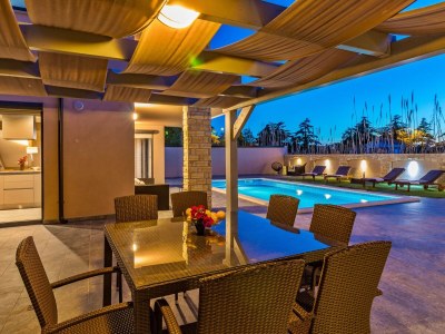 Villa Beautiful Villa Nika with Pool - Outdoor photo 2