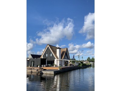 Villa at the water in Friesland (NI) - Outdoor photo 2