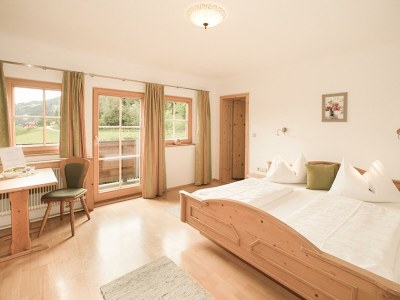 Holiday room Familienzimmer Planai mit Dusche, WC - Features photo 40