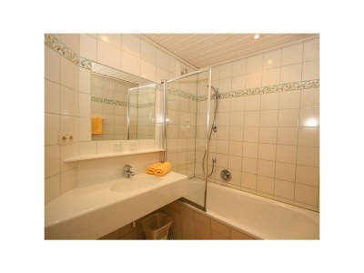 Apartment Apartment f.4-7 Pers./3 Schlafräume/Du od. Bad, W - Features photo 24