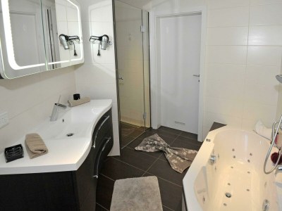 Apartment Appartement/Fewo, Dusche, WC, 2 Schlafräume - Outdoor photo 9