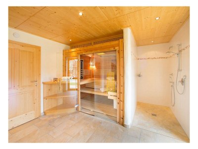 Holiday room Vierbettzimmer, Dusche, WC - Outdoor photo 8