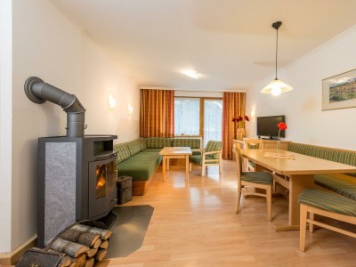 Apartment Superior Apartment mit Balkon - Features photo 36