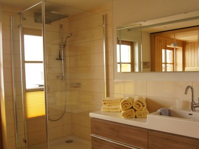 Apartment Chalet Lisa, 4 Schlafräume / Bad,Dusche,WC - Features photo 48